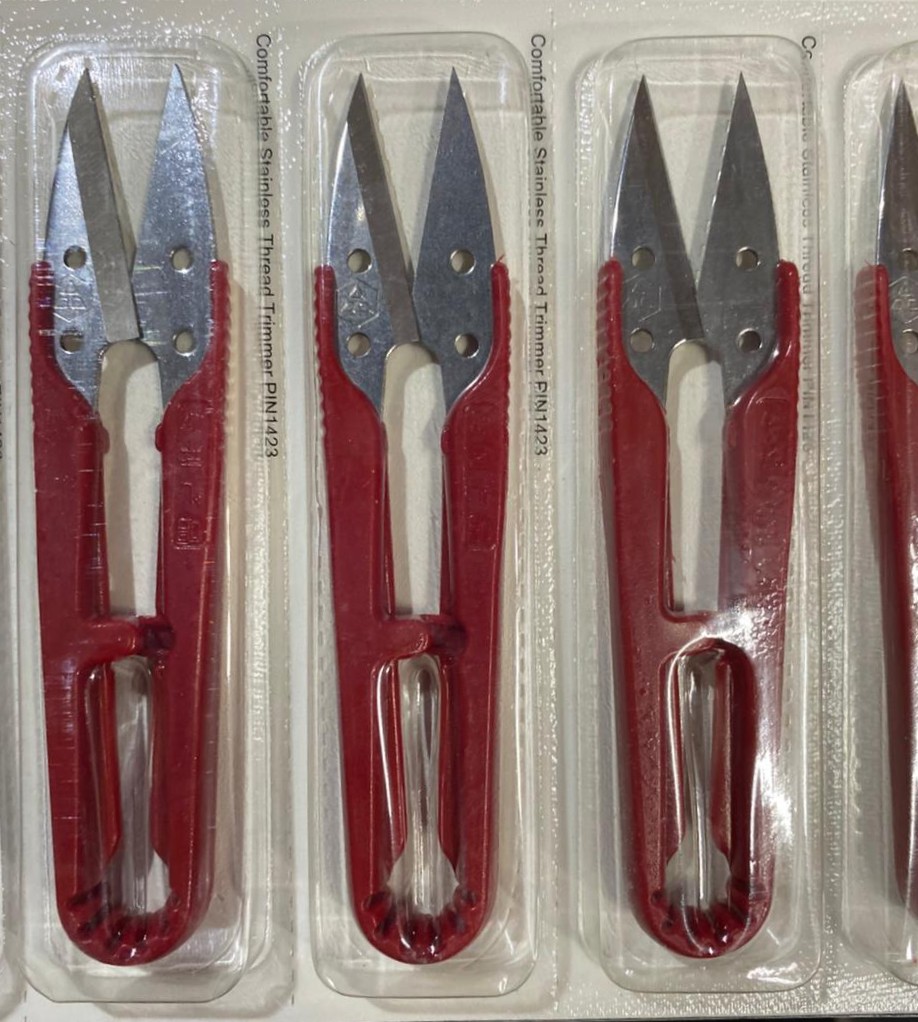 Red Thread Cutter
